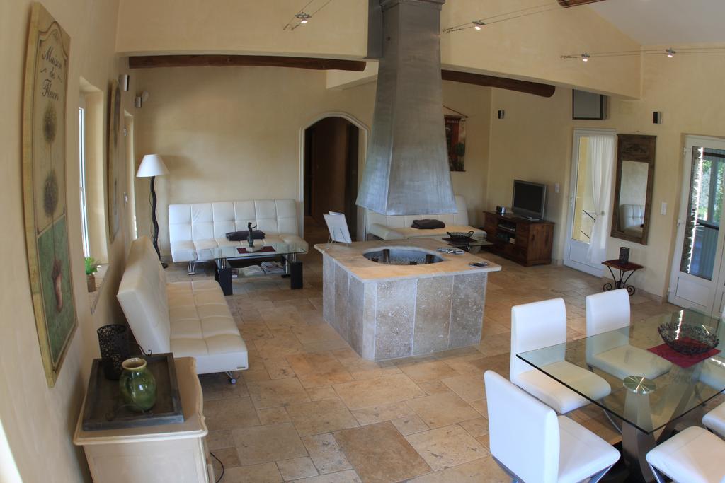 Les Pres De Gordes Villa Ruang foto
