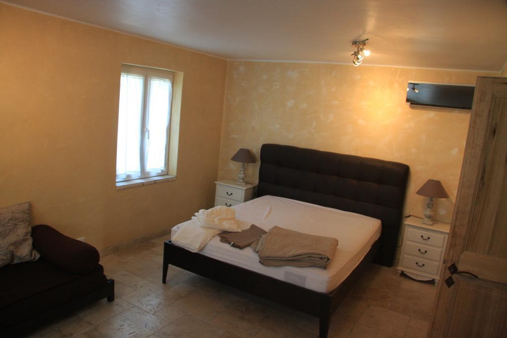 Les Pres De Gordes Villa Bagian luar foto