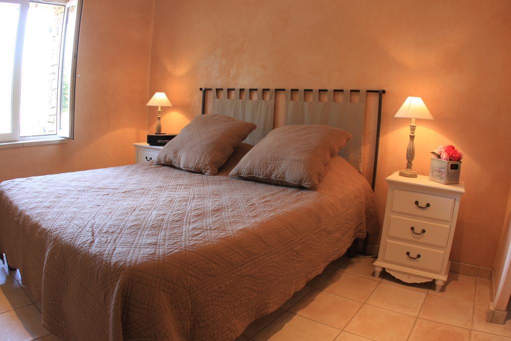 Les Pres De Gordes Villa Bagian luar foto