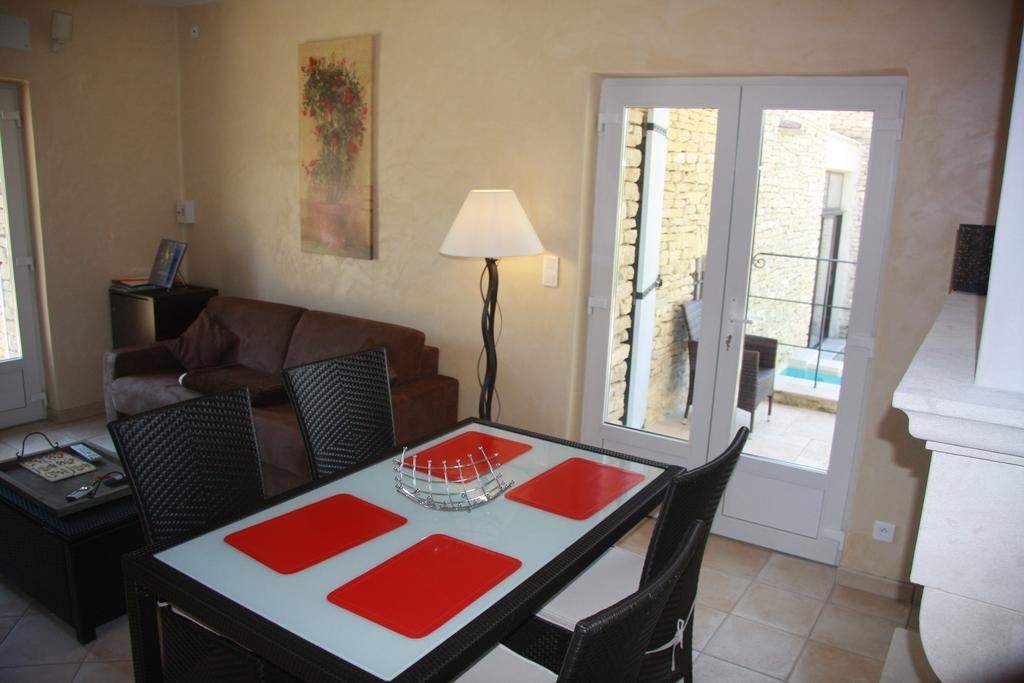 Les Pres De Gordes Villa Ruang foto
